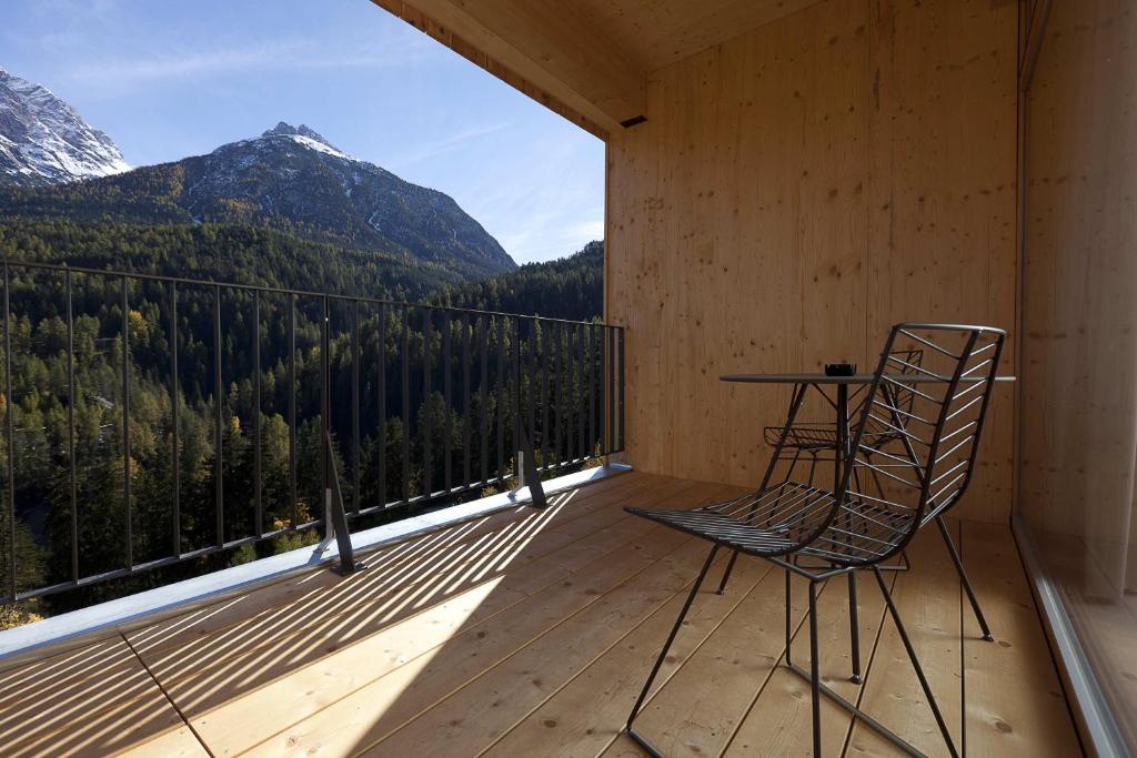 Hotel Arnica Scuol - Adults Only מראה חיצוני תמונה